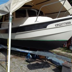 07/10/2011..bottom painted the boat today,did most of the boat even though it really only needed it where the keel roller came in contact with the boat.