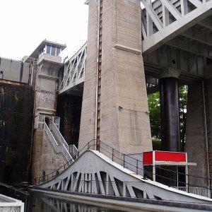 Ron in awe of lift lock