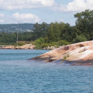 Clear water that looks like CARRIBEAN