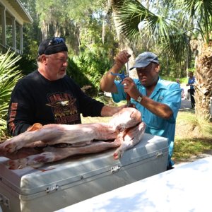 Danny and Marc inject the pig for the box