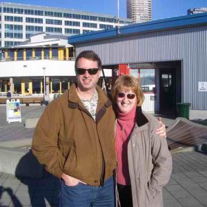 20070127 - 09 Seattle Potluck & Factory Party - John & Amy