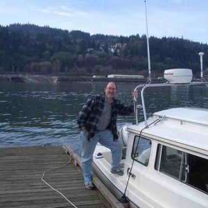 20070204 - 01 Iggy (Ed) looks like he is destined to own a C-Dory