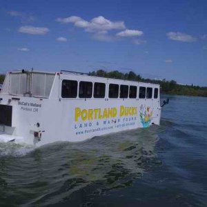 20070429 - 01 Willamette River Boating - Is that a BUS in the Water hmmm