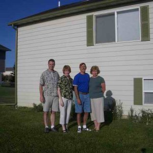 20070528 - 01 Visiting Family in Montana John & Amy w John Parents