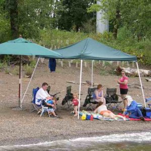 20070715 - 05 Boating with Friends on Willamette River - Hanging