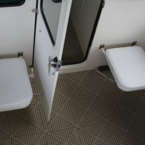 garelick bulkhead seat