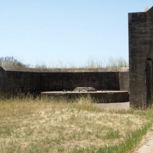 8" Gun Mount at Drew