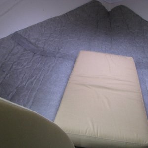 05 Center cushion holds the HyperVent pad in place