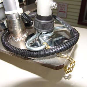 Media 'Quick disconnect base to fit in the summer carport.' in album 'Radar, GPS, and anchor light.'