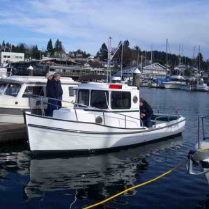 20060311 - 09 Poulsbo C-Dory Gathering - COOL 21 Tug - Les visiting