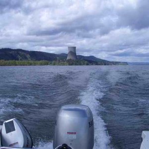 20060413 - 17 Cathlamet C-Dory Gathering - Going Home - Notice any illusions