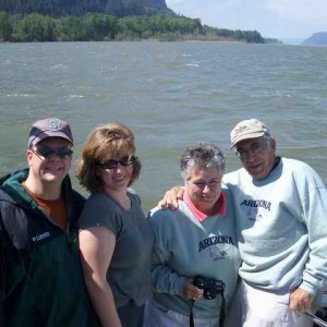 20060429 - 01 Friends & Family on Columbia River