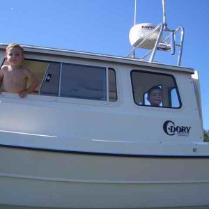 20060625 - 03 Boating on Columbia River where Willamette enters - Do you think they are having fun