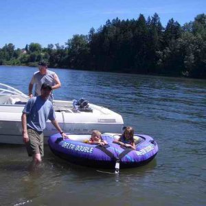 20060708 - 02 Boating on Willamette River - Getting them ready for their first ride ever