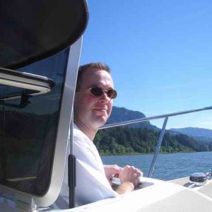 20060709 - 01 Showing Cousin from Kansas Columbia River - Enjoying front hatch