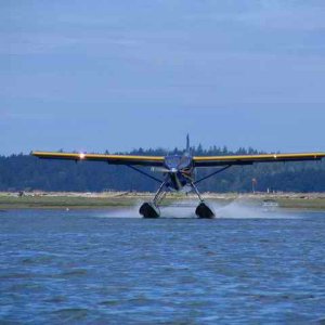 20060729 - 09 San Juans w Amy\'s Parents & Sister - Landing in Lopez