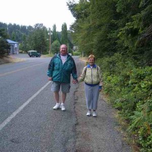 20060729 - 34 San Juans w Amy\'s Parents & Sister - Walk on Lopez