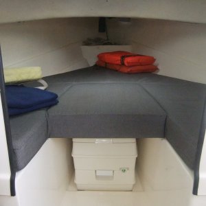 V berth