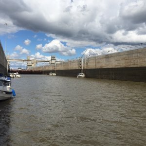It\'s a BIG lock with a lot of room!