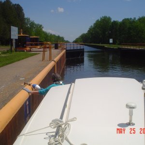 getting ready to lock through