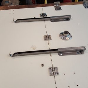 drop leaf supports under table