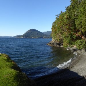 Looking up East Sound towards Olga and Rosario. The waves have died down considerably, but too late in the day to make my way up to East Sound. That's OK I've always wanted to check out this park!