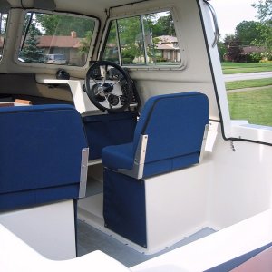 Starboard seat