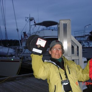 Robbi (C-RUN) showing John (aka Crazy Frazey) her weight lifting skills