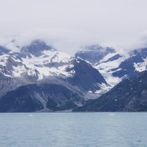 Nieuw Amsterdam leaving Johns Hopkins Inlet