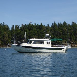 Another C-dory in Shallow Bay...the owners were not around but they stopped by my boat later to introduce themselves - I think names were Dave and Kathy, but I'm probably wrong - they were at Friday Harbor too.