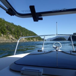 Stiff currents running between Sucia and Little Sucia