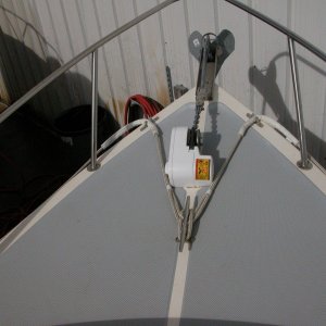 Position of chocks to give max. angle toward bow for any bridle set