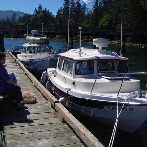 Lunch at SBSP dock with JC Lately crew, (Paul, Verla and Annie).  As of April 2011, JC Lately has changed owners and now lives up on the Sunshine Coast BC.  Will have to watch for a name change.