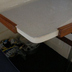 Table top aft edge isle side