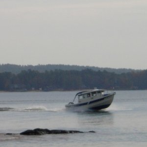 A bit of trim easily lifts the bow. Permatrim without tabs.