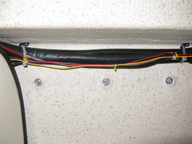 018 18
Here's the Helm Station area after new 8-32 x 1" bolts, 1" fender washers and nyloc nuts were installed.