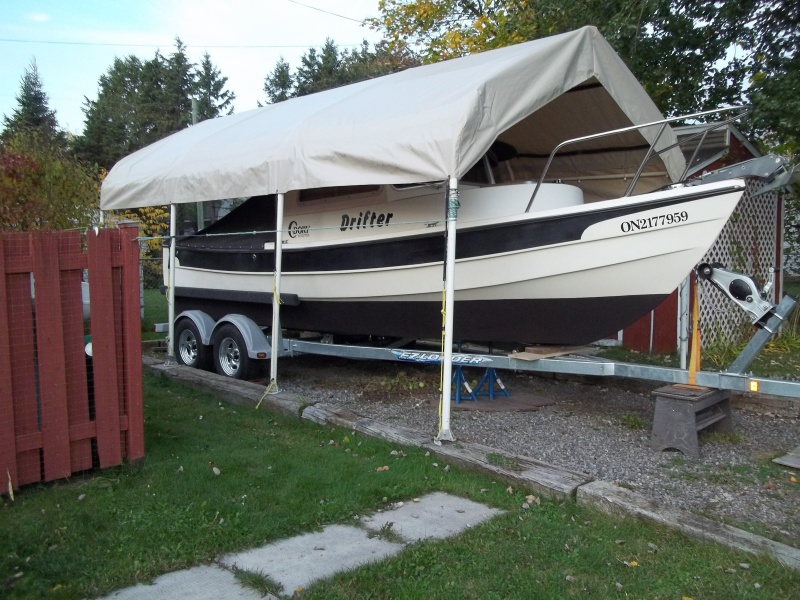 07/10/2011  finished product, i will leave the boat on the boat stands for a couple of days to dry.