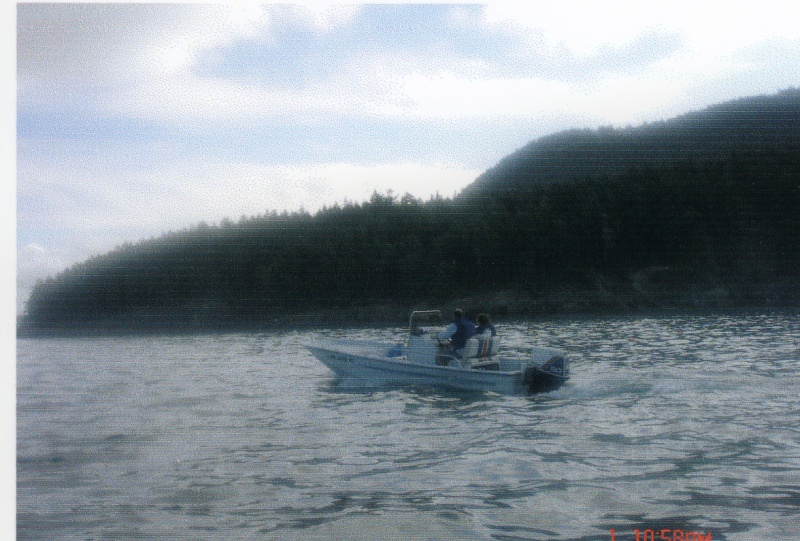 1 Oct 2006 near Skyline
Chris & Janet (LUNA C)
using their other boat