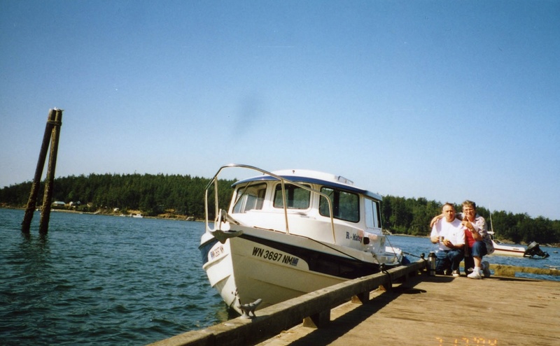 17 July 2004 Decatur Island  
  Coffee & muffin break
