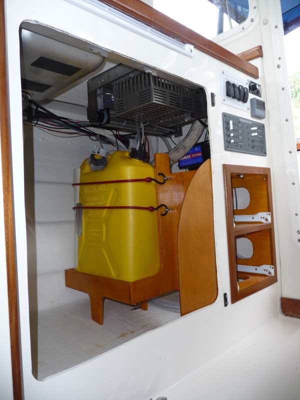 17. Wallas Fuel Container