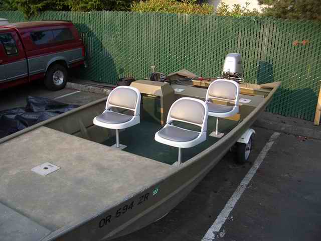 20040728 - 01 Sniff Sniff...pictures of the old boat 2000-2005 miss you