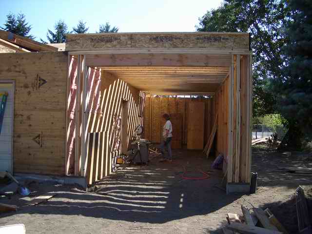 20040814 - 02 Helping Family Remodel...see the 3rd car garage
