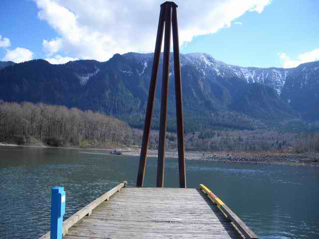 20060319 - 13 Columbia River Rooster Rock to Beacon Rock - View of Snow & Way in from Columbia River