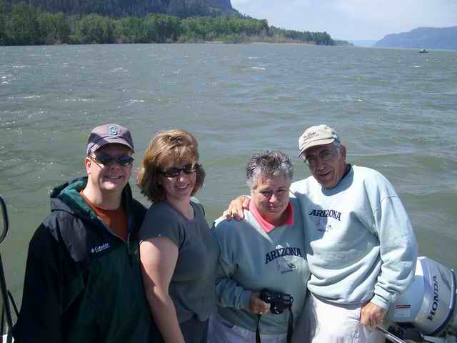20060429 - 01 Friends & Family on Columbia River