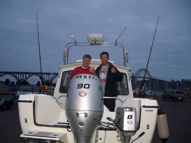 20060610 - 01 Newport Halibut Trip - Early bird catches the worm which they use to catch fish