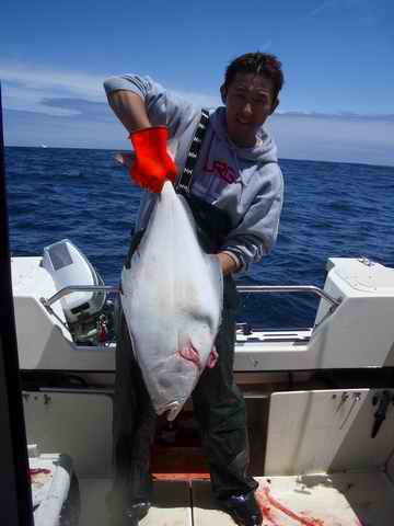 20060610 - 13 Newport Halibut Trip - Great day for fishing