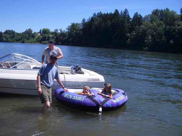 20060708 - 02 Boating on Willamette River - Getting them ready for their first ride ever