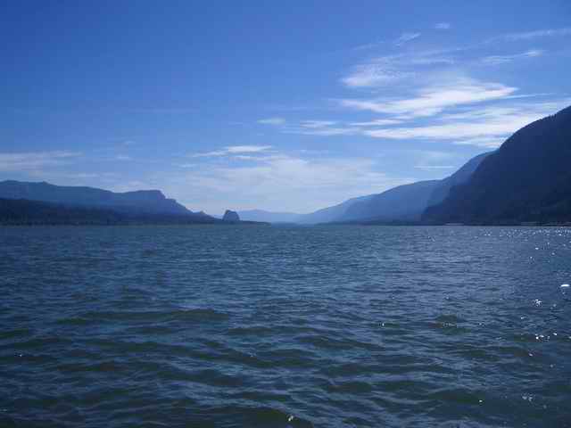 20060709 - 02 Showing Cousin from Kansas Columbia River - View upriver toward Beaon Rock