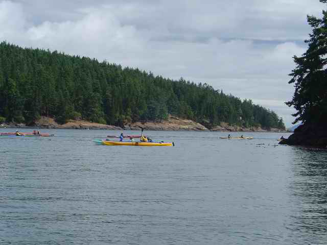 20060729 - 21 San Juans w Amy\'s Parents & Sister - Kayakers out of Blakely