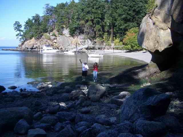 20060729 - 29 San Juans w Amy\'s Parents & Sister - Exploring Matia at low tide